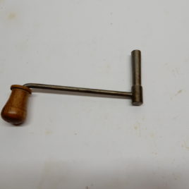 Comtoise sleutel 5  mm  houten knopje