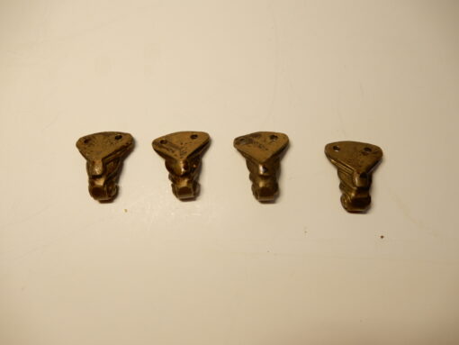 Pootjes voor franse pendule hoogte 1,7 cm per 4