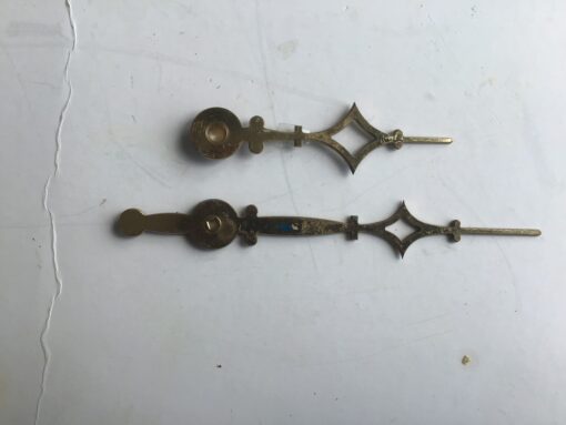 Messing wijzers met vierkant blokje 6,5 x 9,5 cm no 300