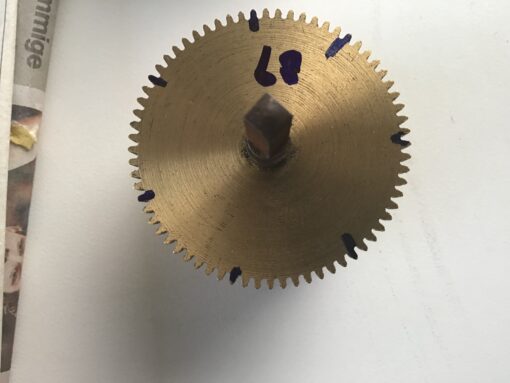Veerton met veer 68 tanden doorsnee 49,2 mm no 141