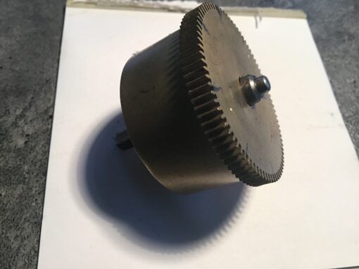 Veerton met veer 84 tanden doorsnee 46,1 mm no 252