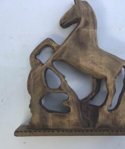 Alternative view of Paard handgesneden van hout hoog 15 cm