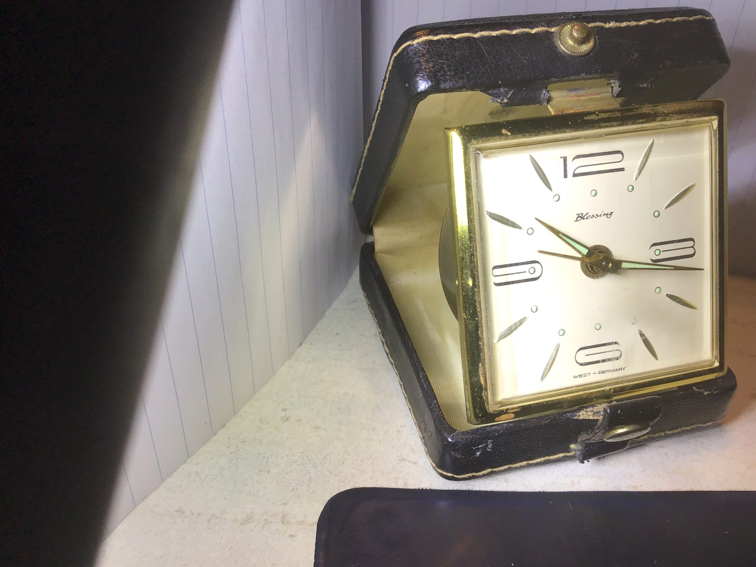 Blessing reiswekker in lederen etui no 2218