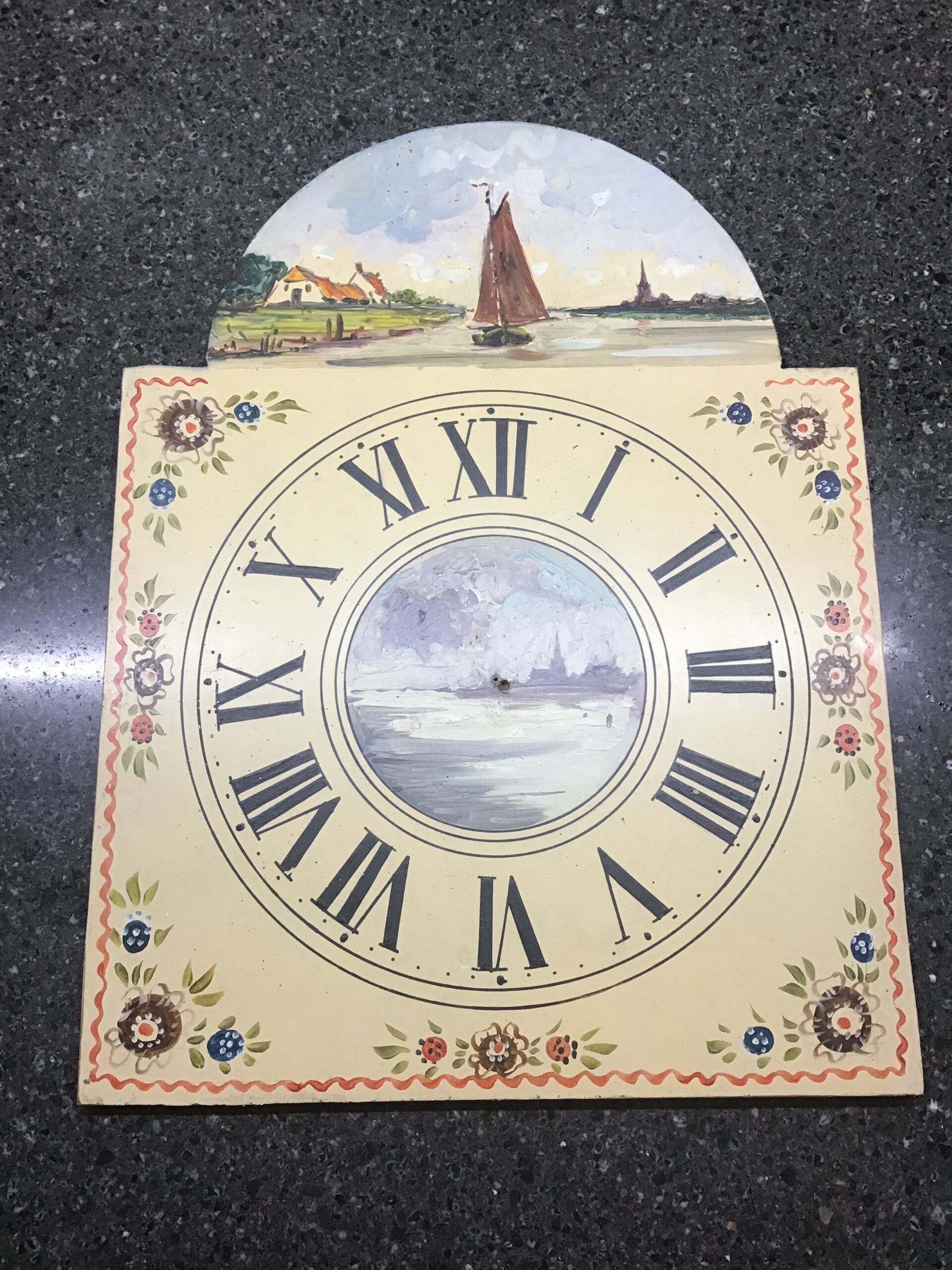 Friese. cq schwarzwalder wijzerplaat op hout 30 x 22,5 cm no 311