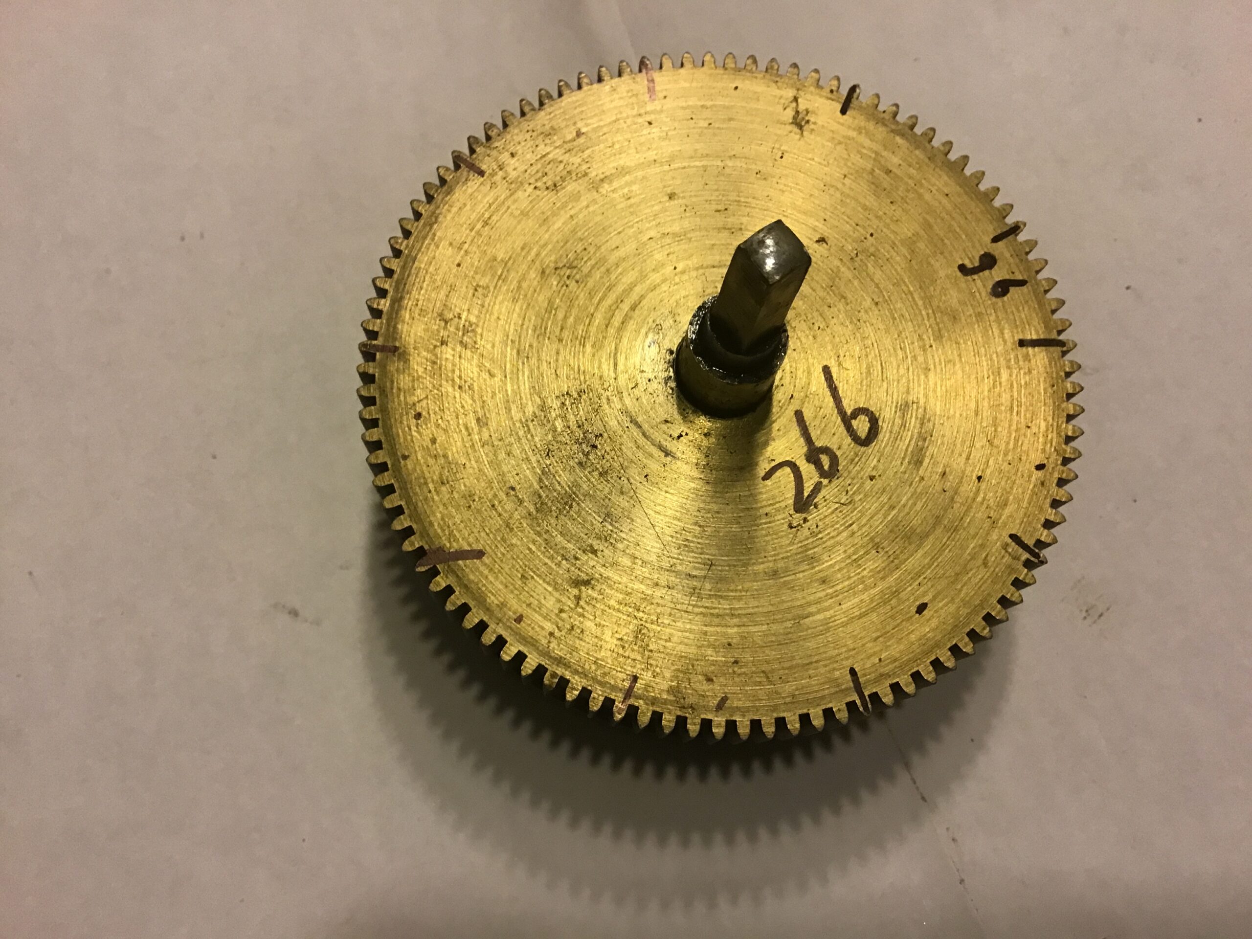 Veerton met veer 96 tanden doorsnee 84 mm no 266