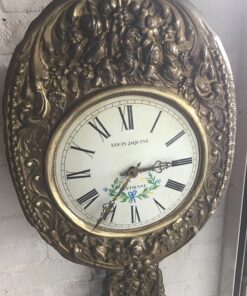 Alternative view of Comtoise met ketting jaren 70