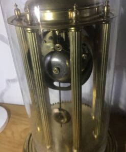 Alternative view of Franse pendule 6 pilaren met glazen stolp hoogte +/- 30 cm