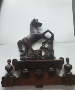 Kopstuk voor regulateur met houten paard  breedú 28 cm